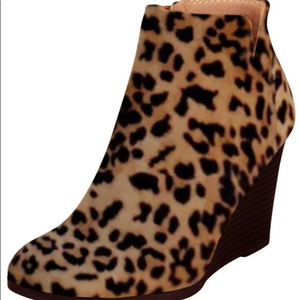 HOST PICK⭐️👢Leopard Side Slit Wedge Bootie Zipper - Picture 3 of 5